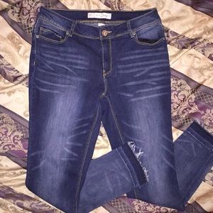 Est. 1946 Denim size 6 straight skinny jeans